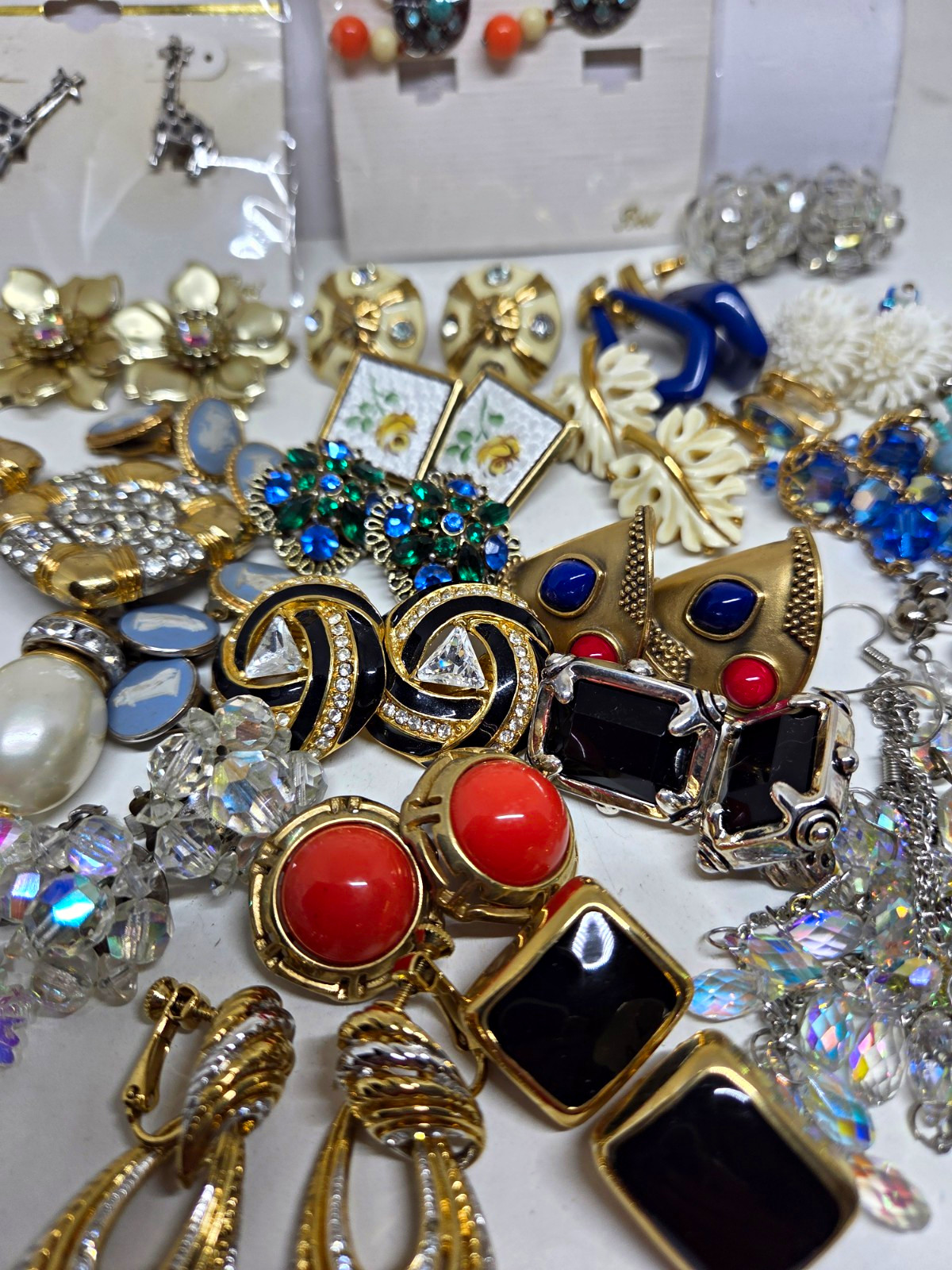 Vintage Earring Lot  TRIFARI,WEDGWOOD,MONET,32 PAIRS