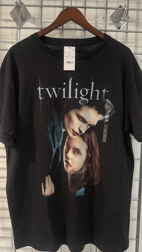 Twilight Movie Graphic T-Shirt Men\'s XL Black Twilight Movie Graphic T-Shirt Men\'s XL Black