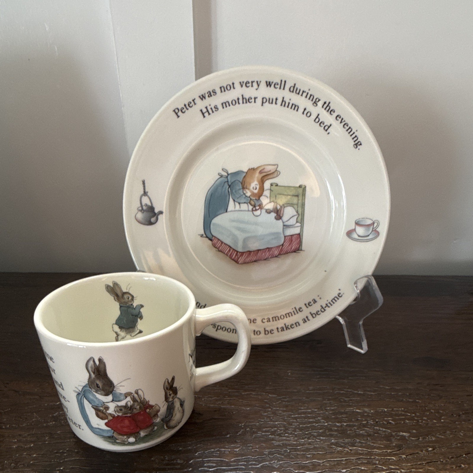 Wedgwood Peter Rabbit Beatrix Potter 2-Piece Cup & Plate Set England Ceramic Wedgwood Peter Rabbit Beatrix Potter 2-Piece Cup & Plate Set England Ceramic
