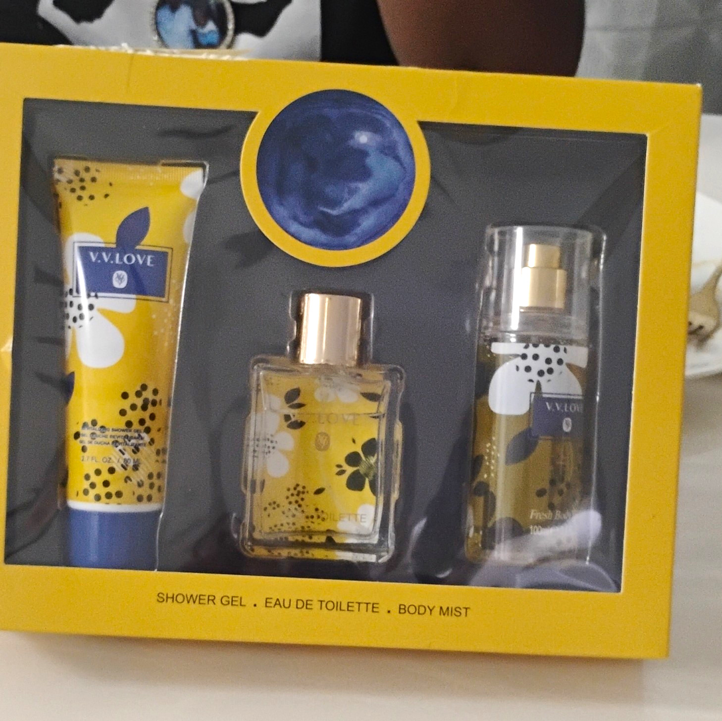V.V. Love Pour Femme Women’s 3pc Gift Set EDT Body Mist Shower Gel Floral