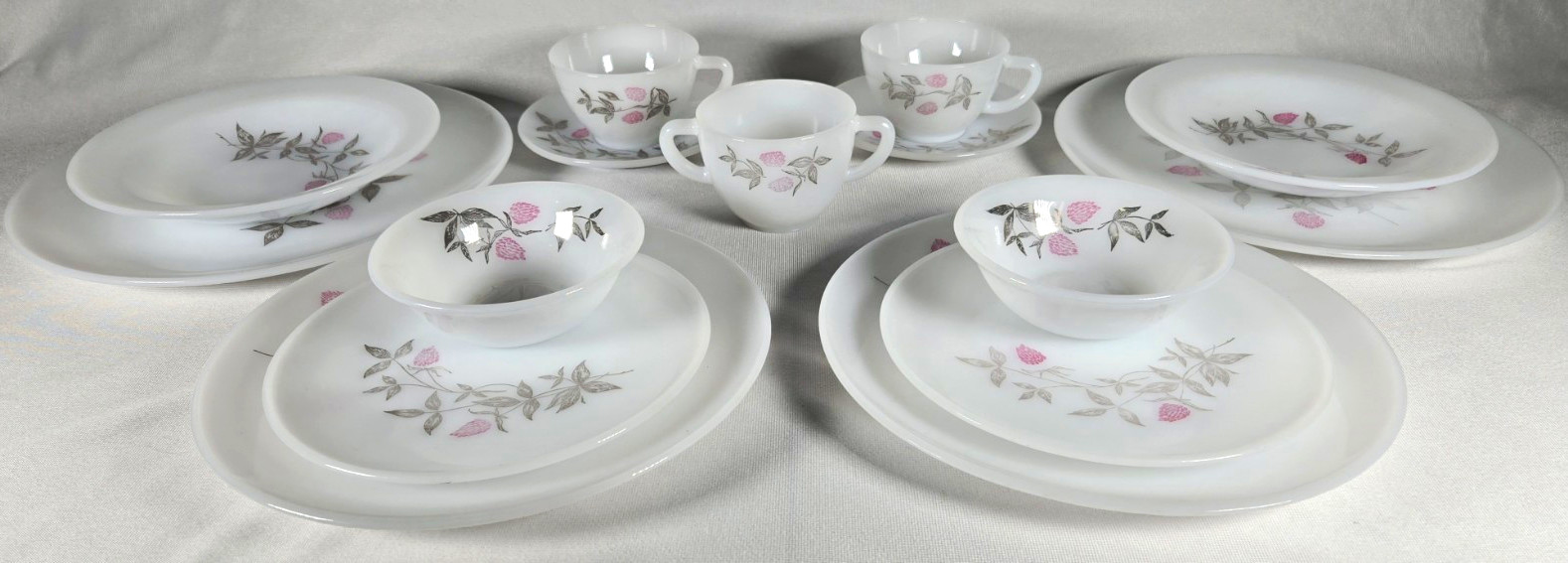 VTG Federal Glass Clover Blossom Milk Glass Dinnerware 15pc Set Pink Gray Floral