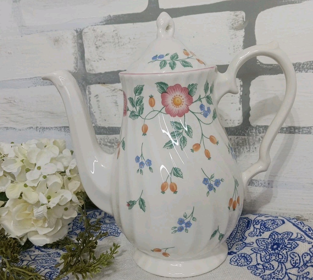 Vint Churchill Coffee /Tea Pot Height Briar Rose England Blue Pink Floral 