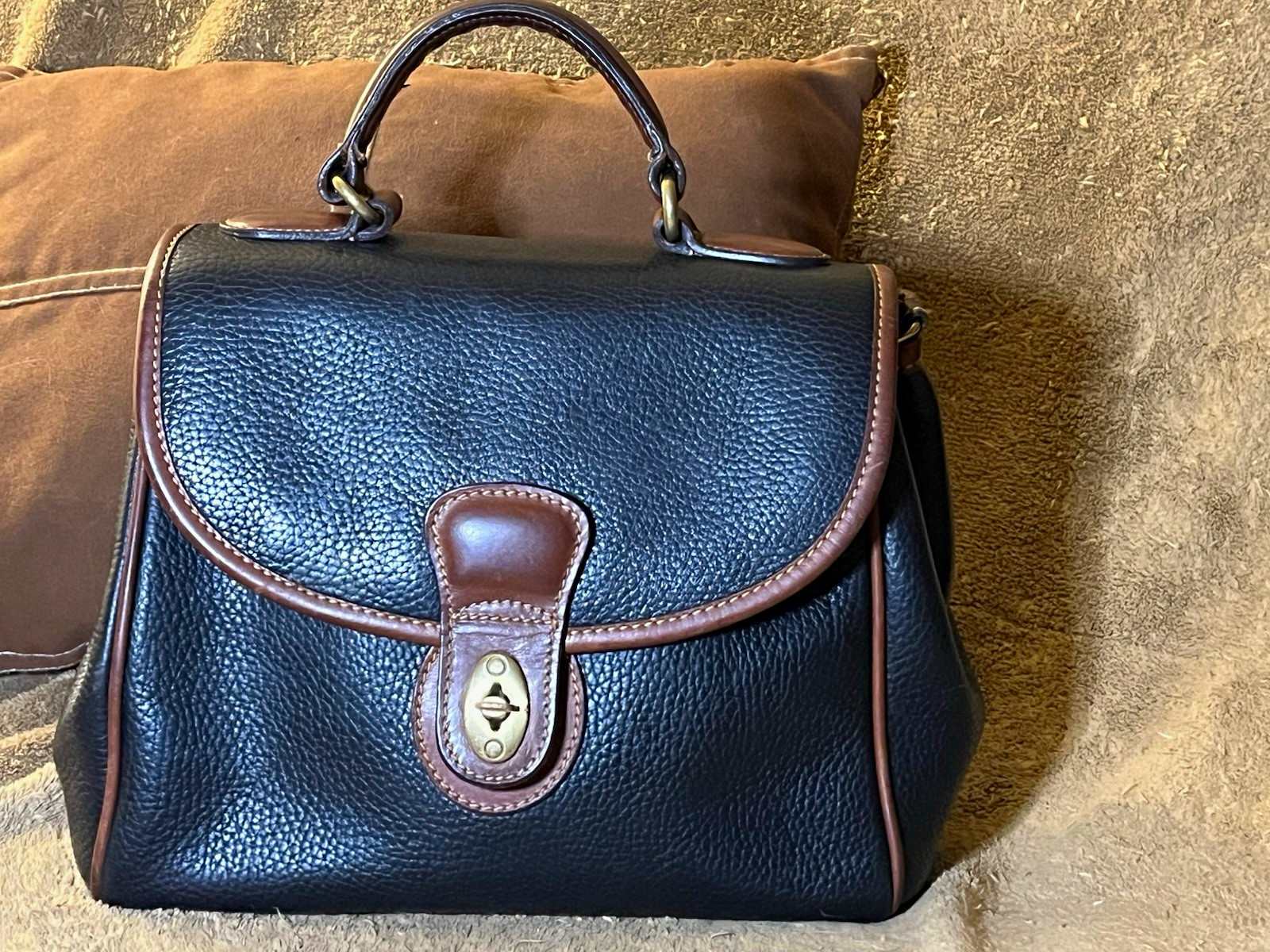 Coach Station Bag Legacy Black Pebbled Leather Turnlock Zip Satchel Brown Coach Station Bag Legacy Black Pebbled Leather Turnlock Zip Satchel Brown