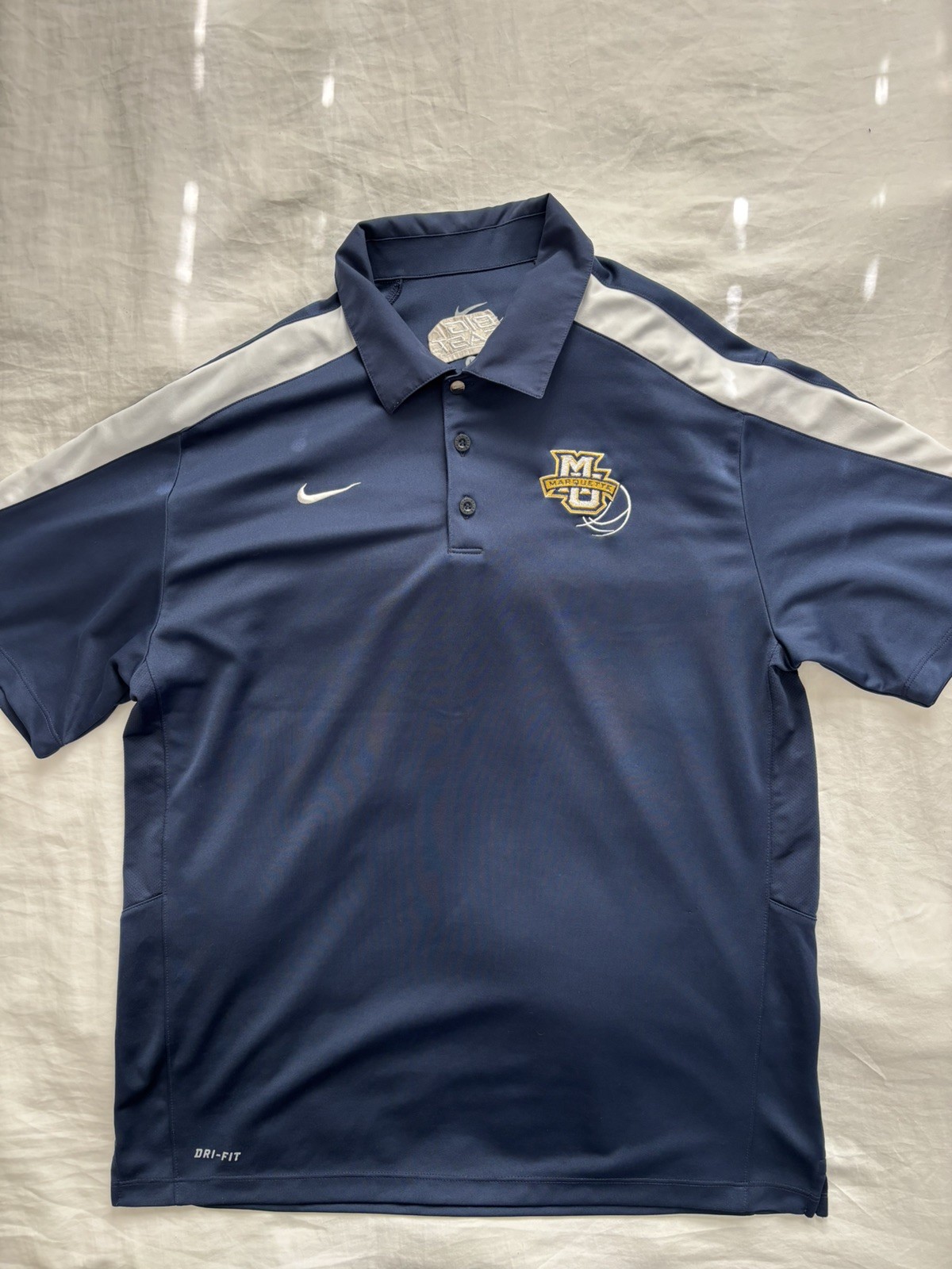 Marquette Golden Eagles NIKE Polo Large Team Issued Basketball Dri Fit NCAA Marquette Golden Eagles NIKE Polo Large Team Issued Basketball Dri Fit NCAA