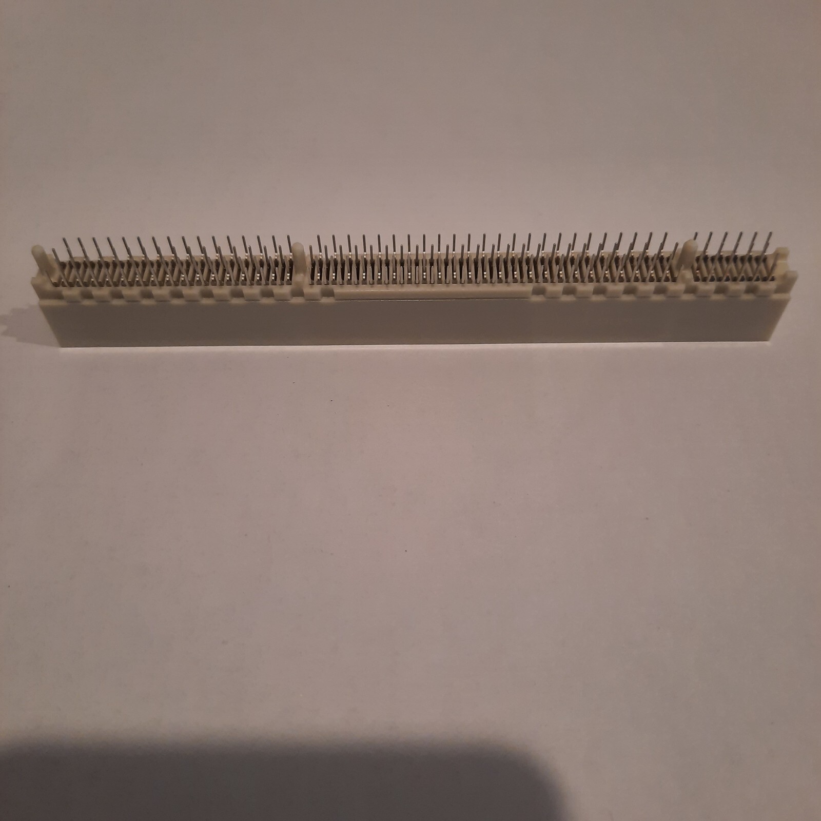 50pcs, Tyco/Amp 5145165-8, Conn Card Edge SKT 184 POS 1.27mm Solder ST Thru-Hole