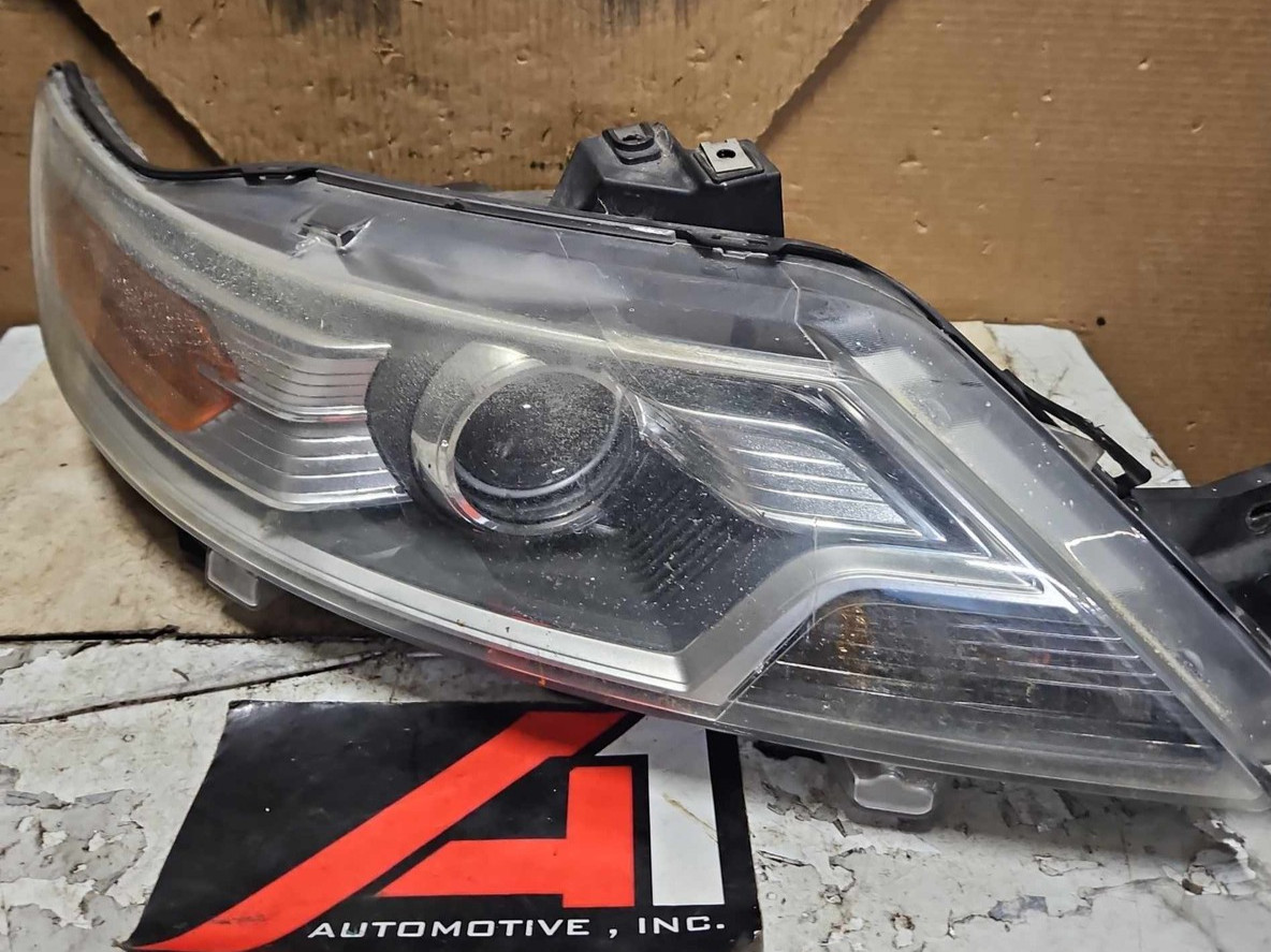 10-12 FORD TAURUS(Inc X) Right Headlight Halogen Turn Signal Rider Side Rh OEM