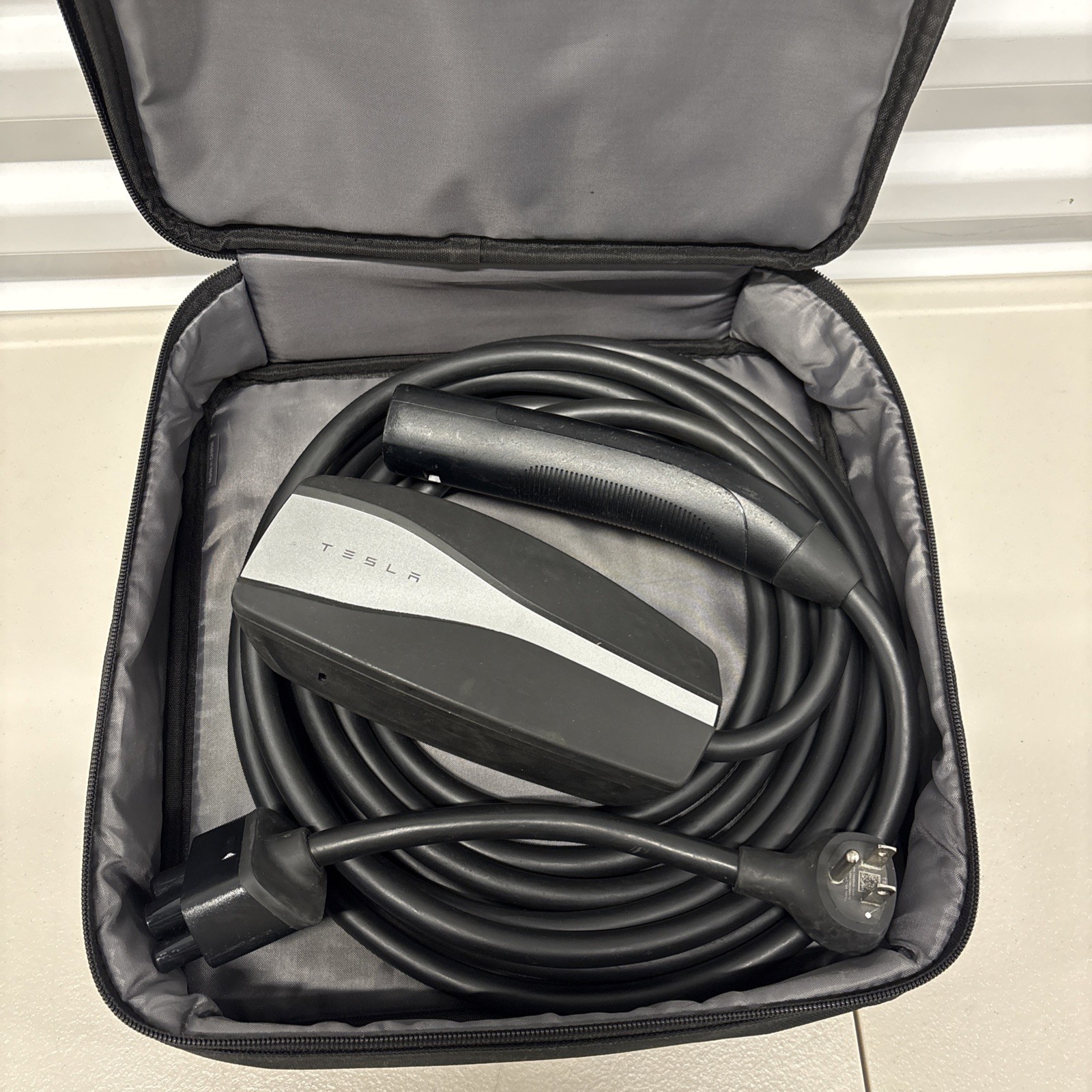 Tesla Gen 2 Mobile Connector EV Charger NEMA 14-50 Adapter OEM w/ Carrying Case