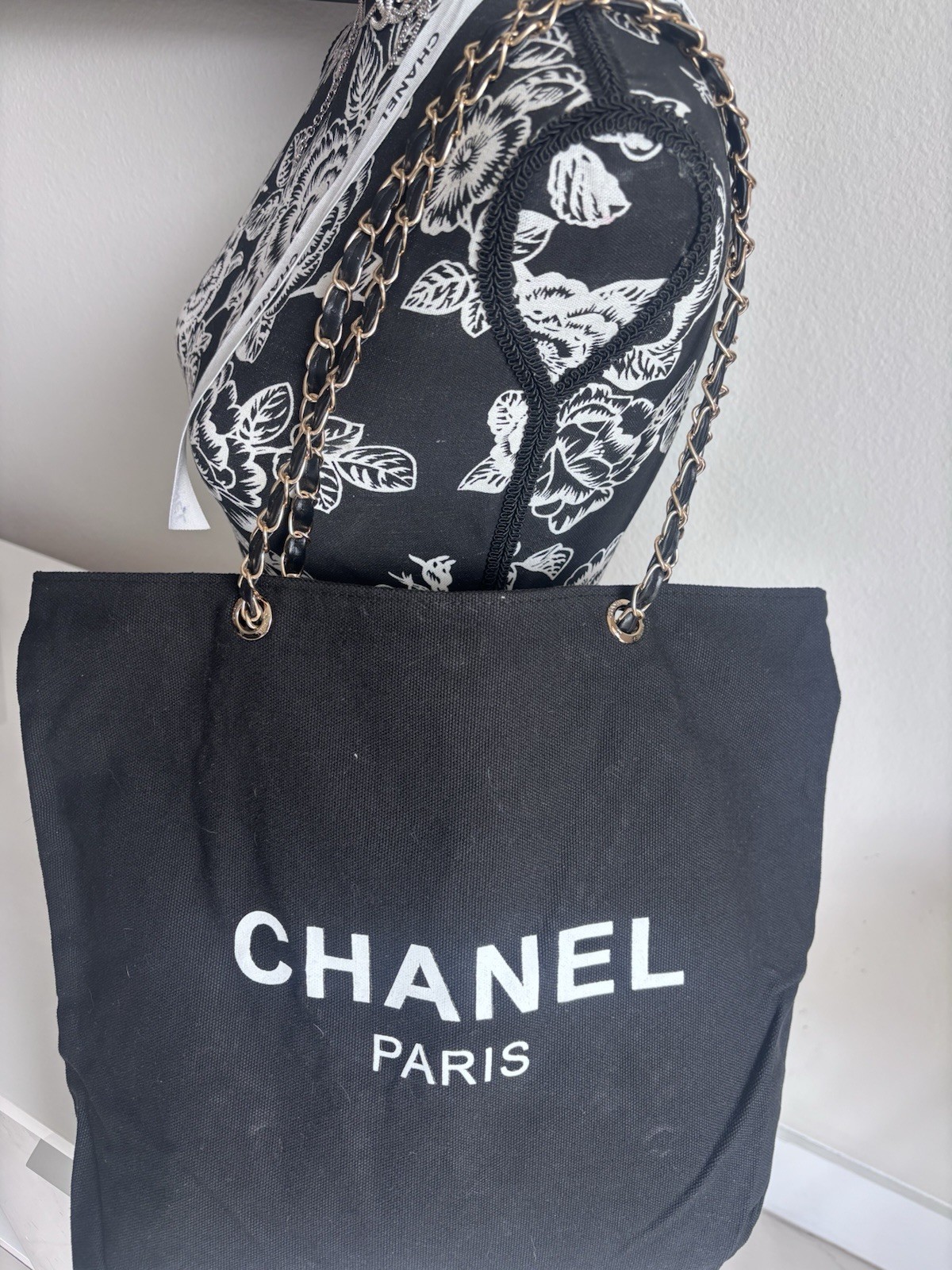 CHANEL Paris Beautè Black Tote With Chain/Leather Braided Strap GWP New CHANEL Paris Beautè Black Tote With Chain/Leather Braided Strap GWP New