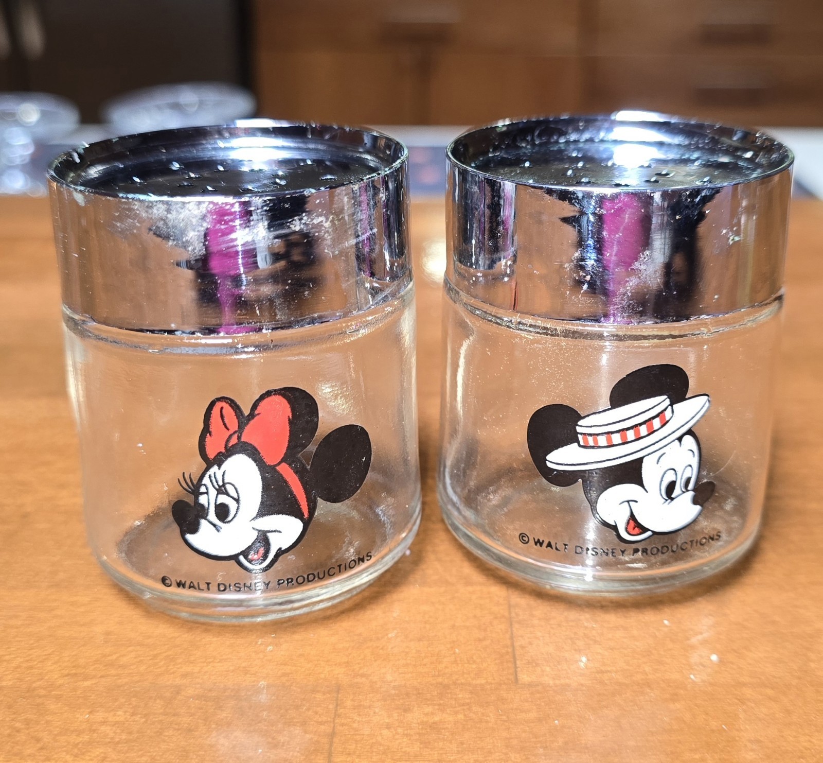 Vintage Walt Disney World Mickey & Minnie Mouse Glass Salt and Pepper Shakers