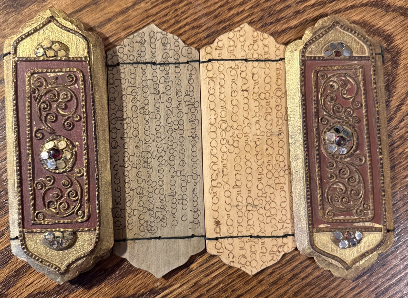 VINTAGE BURMESE PARABAIK MANUSCRIPT - 20th century Buddhist carvings Wood cover
