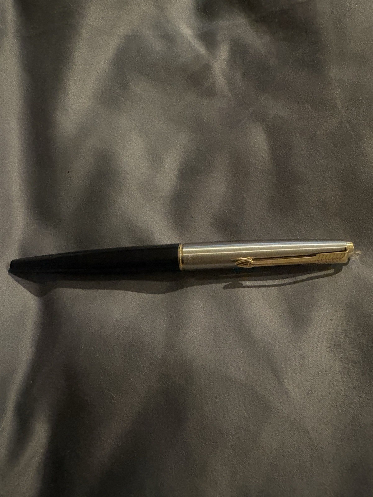Vintage Parker Fountain Pen Black Barrel Metal Cap Gold Tone Trim USA Untested