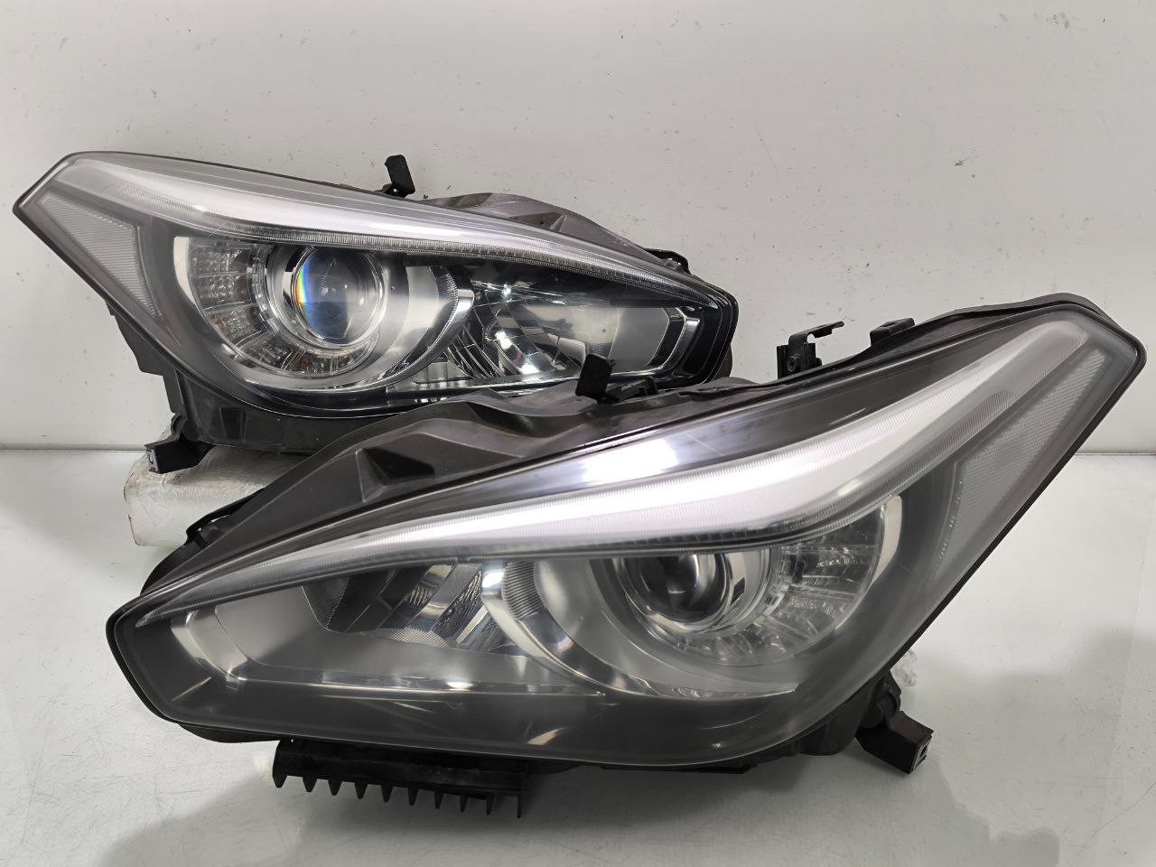 JDM Nissan Fuga Y51 370GT BLACK Halogen Front Headlight Lamps Lights OEM 1Pairs