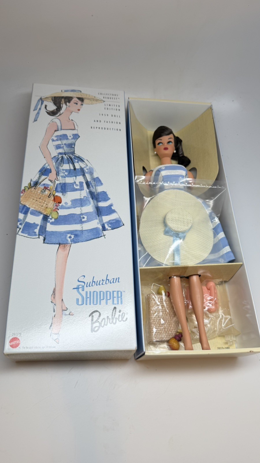 2000 Barbie Suburban Shopper 1959 Reproduction Limited Edition #28378 NRFB 2000 Barbie Suburban Shopper 1959 Reproduction Limited Edition #28378 NRFB