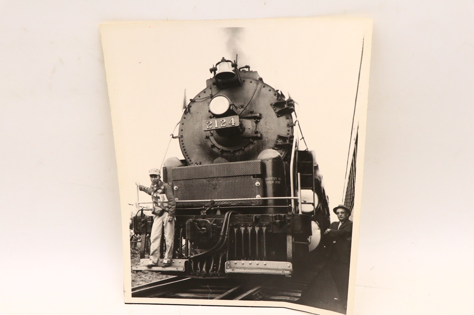 Excellent Vintage Photo Reading RRR Engine 2124 Front W/Engineer 8x10