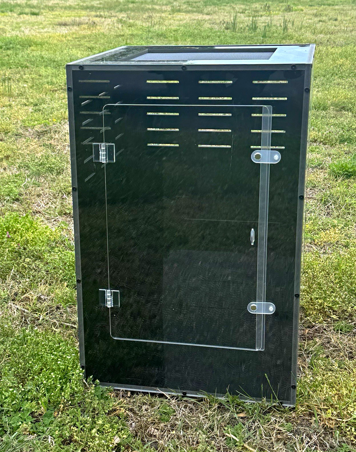 Black PVC Reptile Terrarium Enclosure w/ Screen Top 16x16x24 Black PVC Reptile Terrarium Enclosure w/ Screen Top 16x16x24
