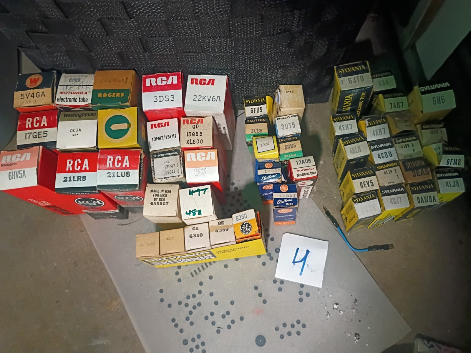 Lot of 50 Vintage Vacuum Tubes - Mixed RCA, Sylvania, GE & Westinghouse -...