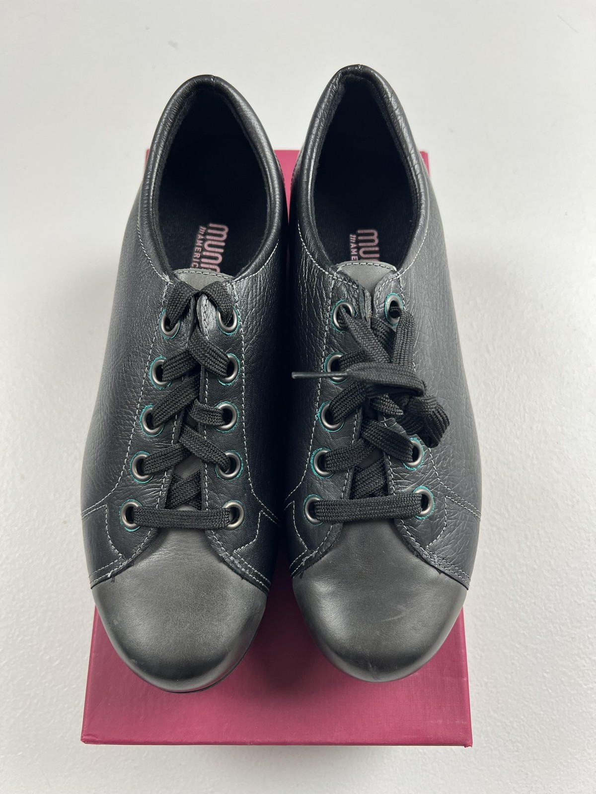 Munro Dakota Shoes Womens Size 10 W Black Leather Lace Up Comfort Sneakers