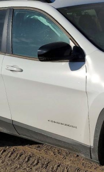 2019-2023 Jeep Cherokee RH Right Passenger Front Door OEM