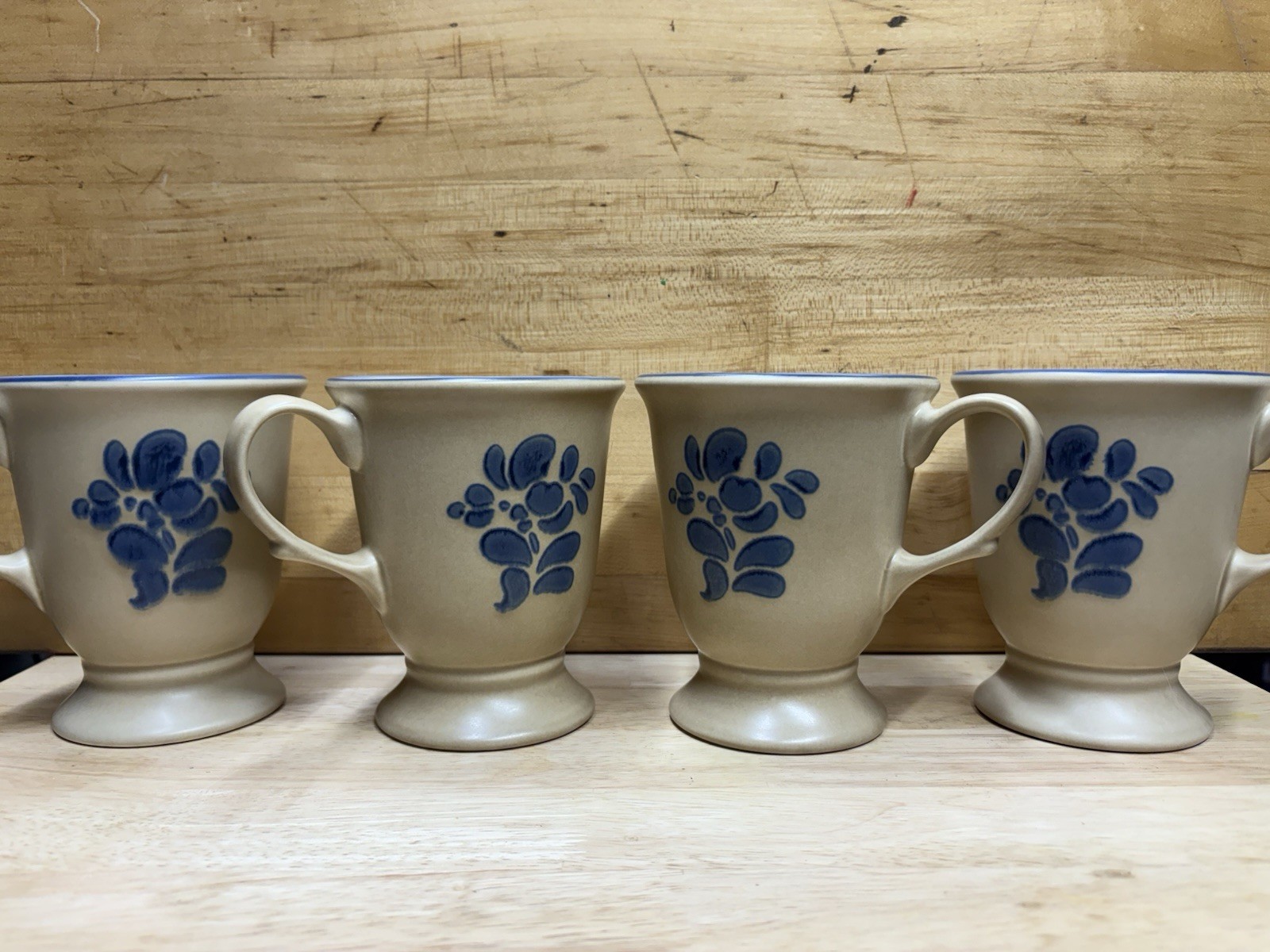 Vintage Pfaltzgraff Folk Art 16 Oz Pedestal Grand Mugs Set of 4 USA Vintage Pfaltzgraff Folk Art 16 Oz Pedestal Grand Mugs Set of 4 USA