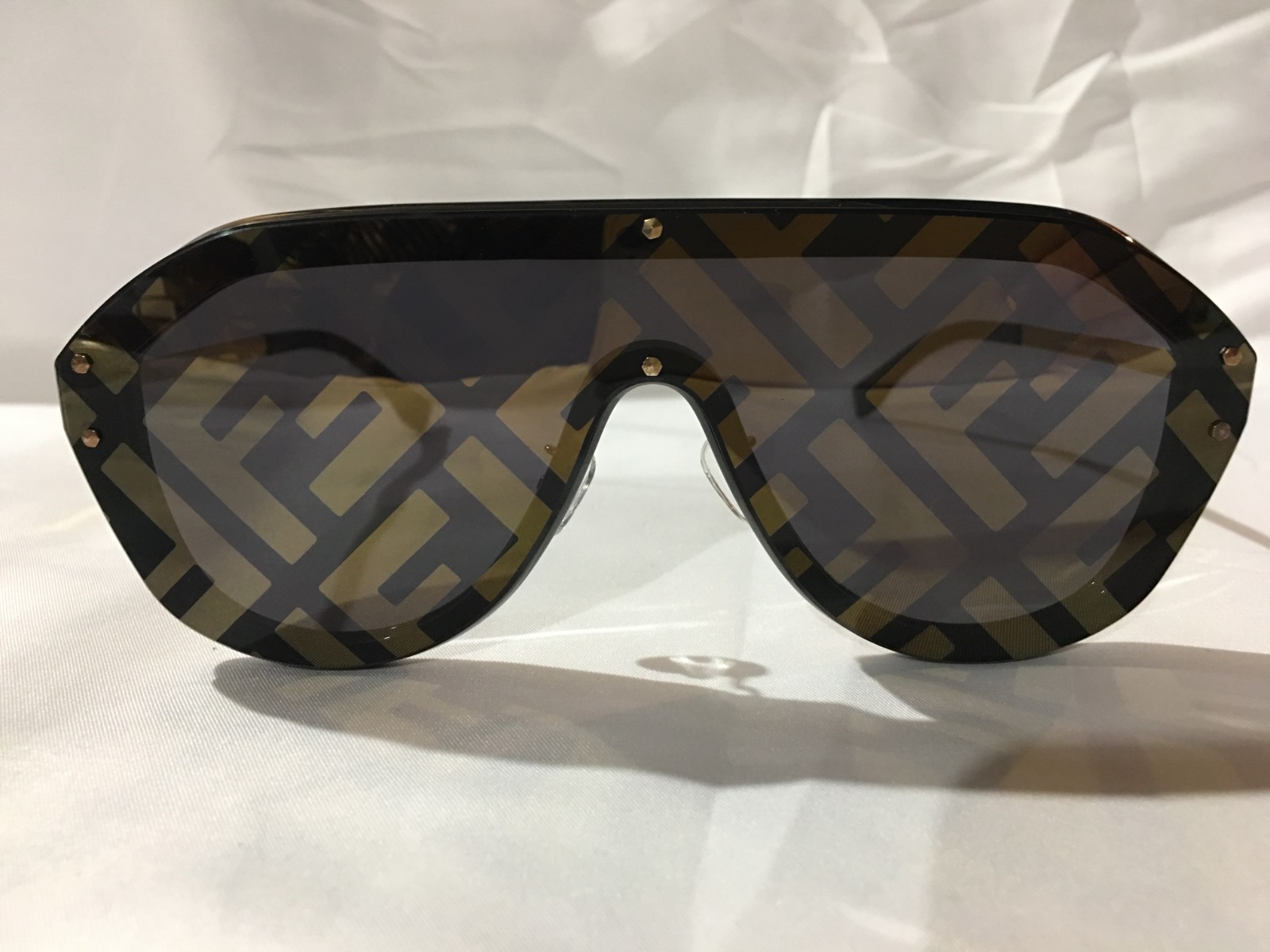 Authentic New FENDI FF Logo Sunglasses black Frame  FF M0039 Oversize Women\'s