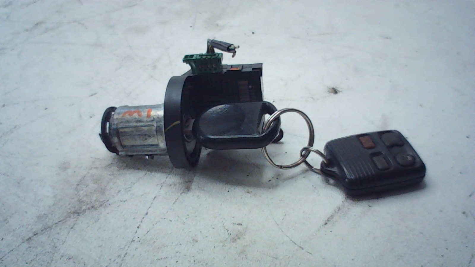 2005-2007 FORD FOCUS IGNITION SWITCH LOCK W/KEY & IMMOBILIZER OEM 2L1T-15607-AA
