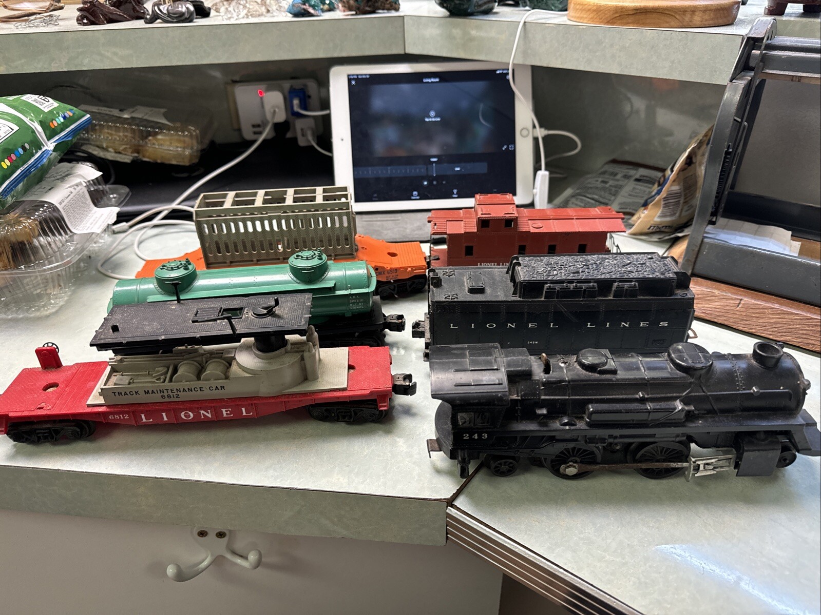 Lionel Set No. 1631WS With 243 / 243W Loco, 6812, 6519, 6465, 6017 Lionel Set No. 1631WS With 243 / 243W Loco, 6812, 6519, 6465, 6017