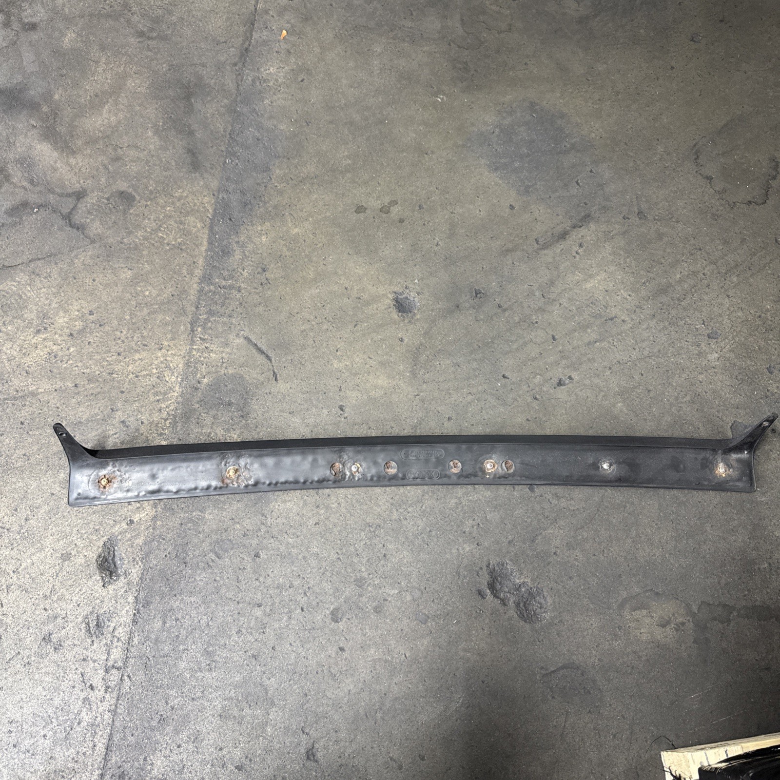 MERCEDES W107 sl SPOILER Original MERCEDES W107 sl SPOILER Original
