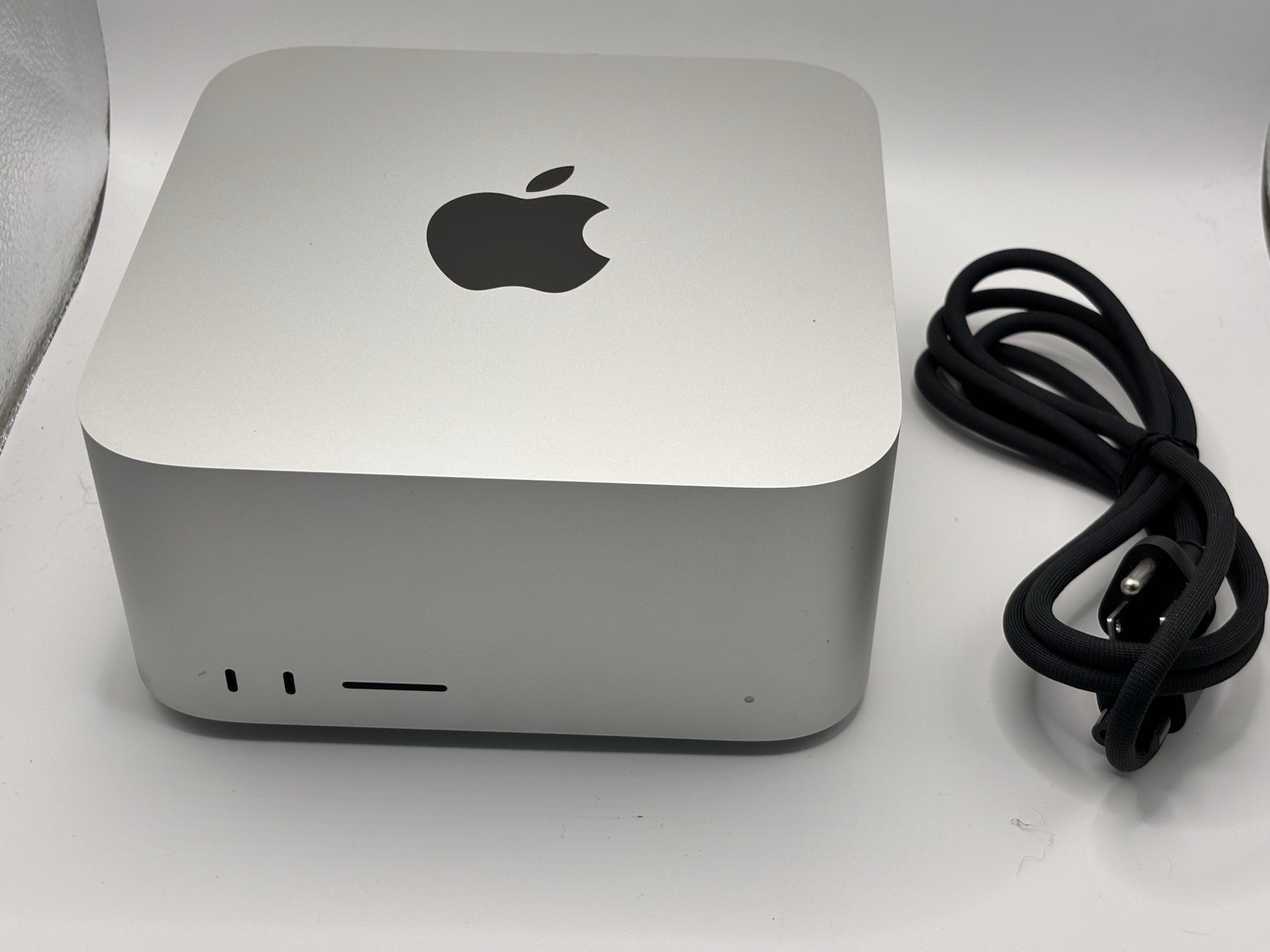 Apple Mac Studio M1 Ultra 64GB RAM 1TB SSD Silver Desktop MJW93LL/A