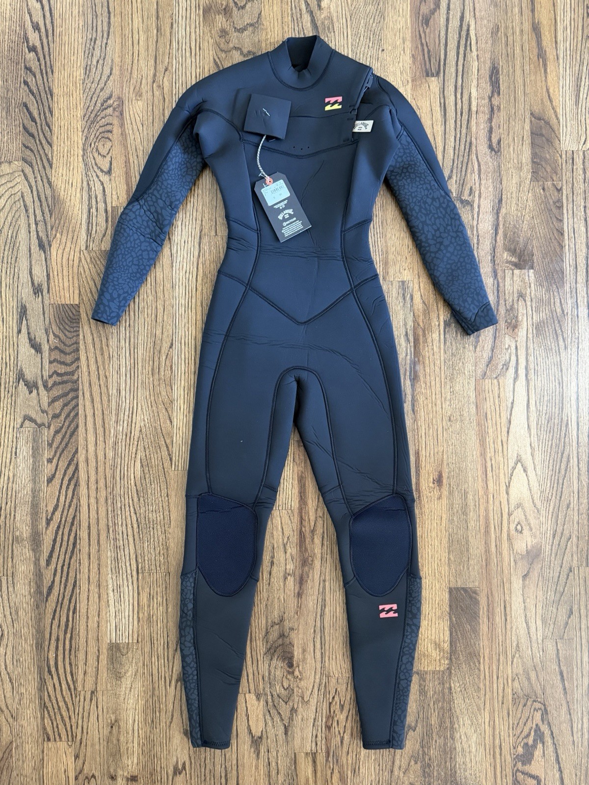 New Billabong 403 Synergy CZ Full Wetsuit Size Small, Medium