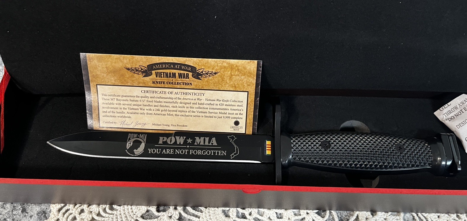 American Mint America At War Knife Collection Vietnam War POW*MIA new in box