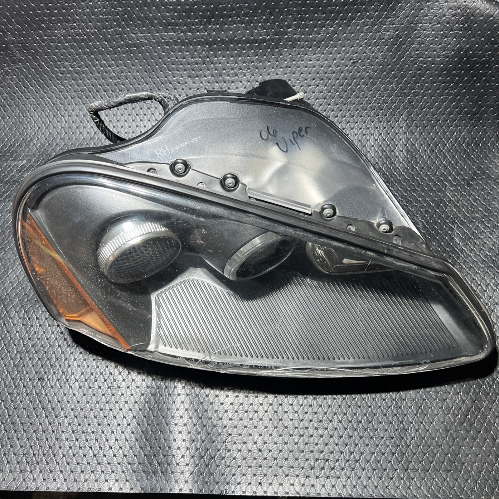 GEN 3 2003-2010 Dodge Viper RH Passenger Side Headlight Oem Damaged 04865484AF