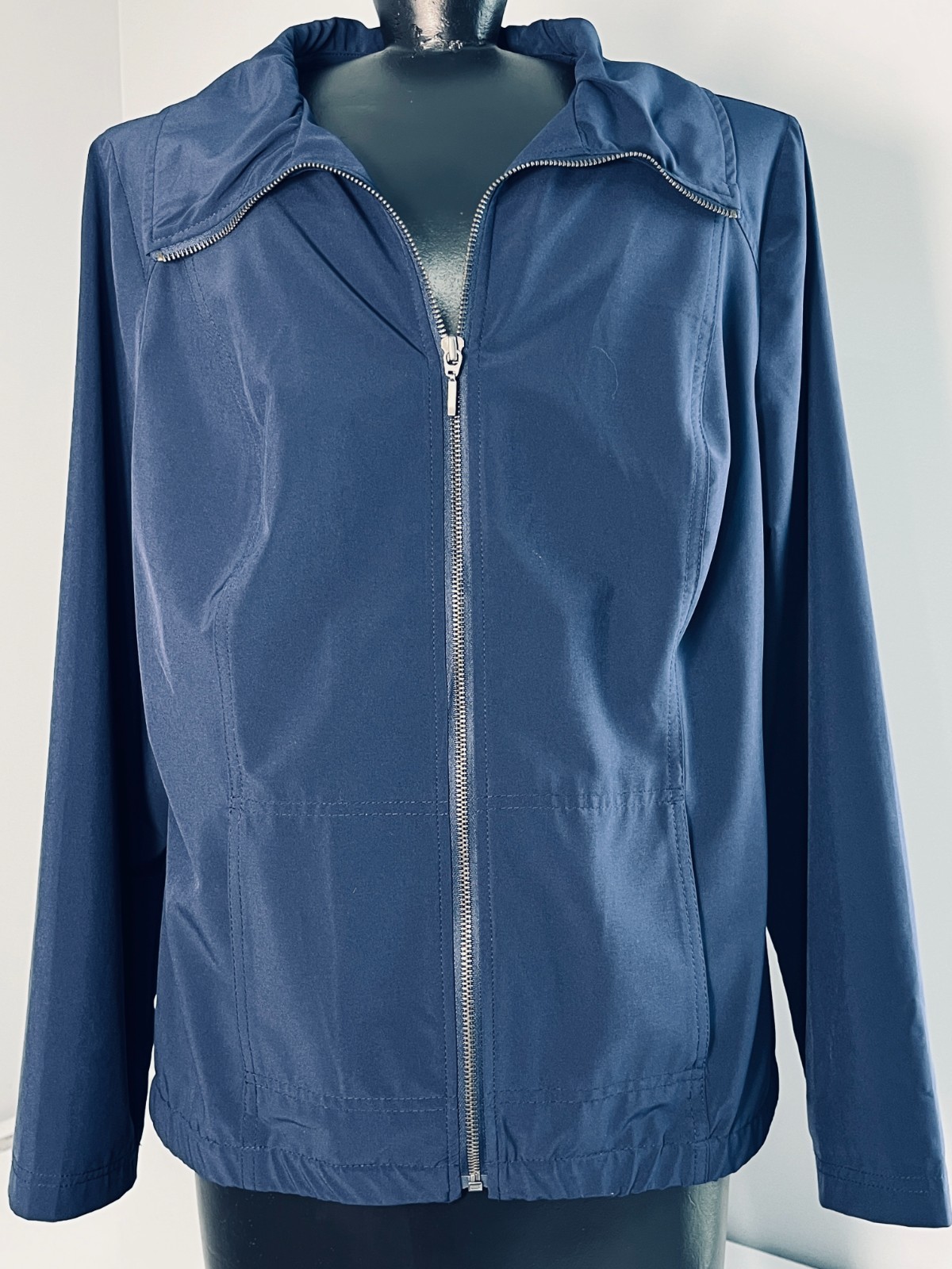 Chico\'s Weekends Jacket Blue Lightweight Full Zip Pockets Minimalist Size M Chico\'s Weekends Jacket Blue Lightweight Full Zip Pockets Minimalist Size M