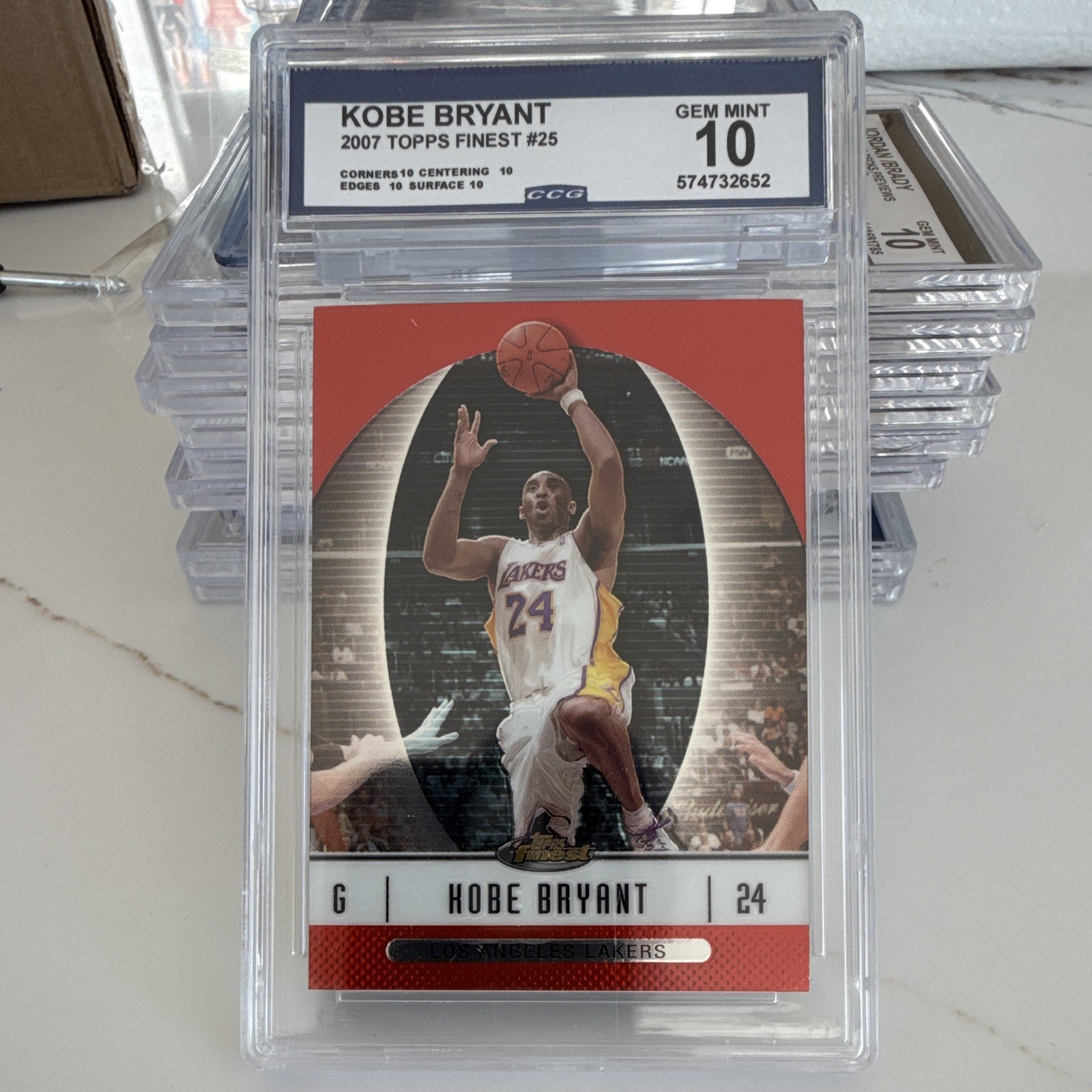 Topps 2006-07 Finest Kobe Bryant Los Angeles Lakers #25 Graded Card Topps 2006-07 Finest Kobe Bryant Los Angeles Lakers #25 Graded Card