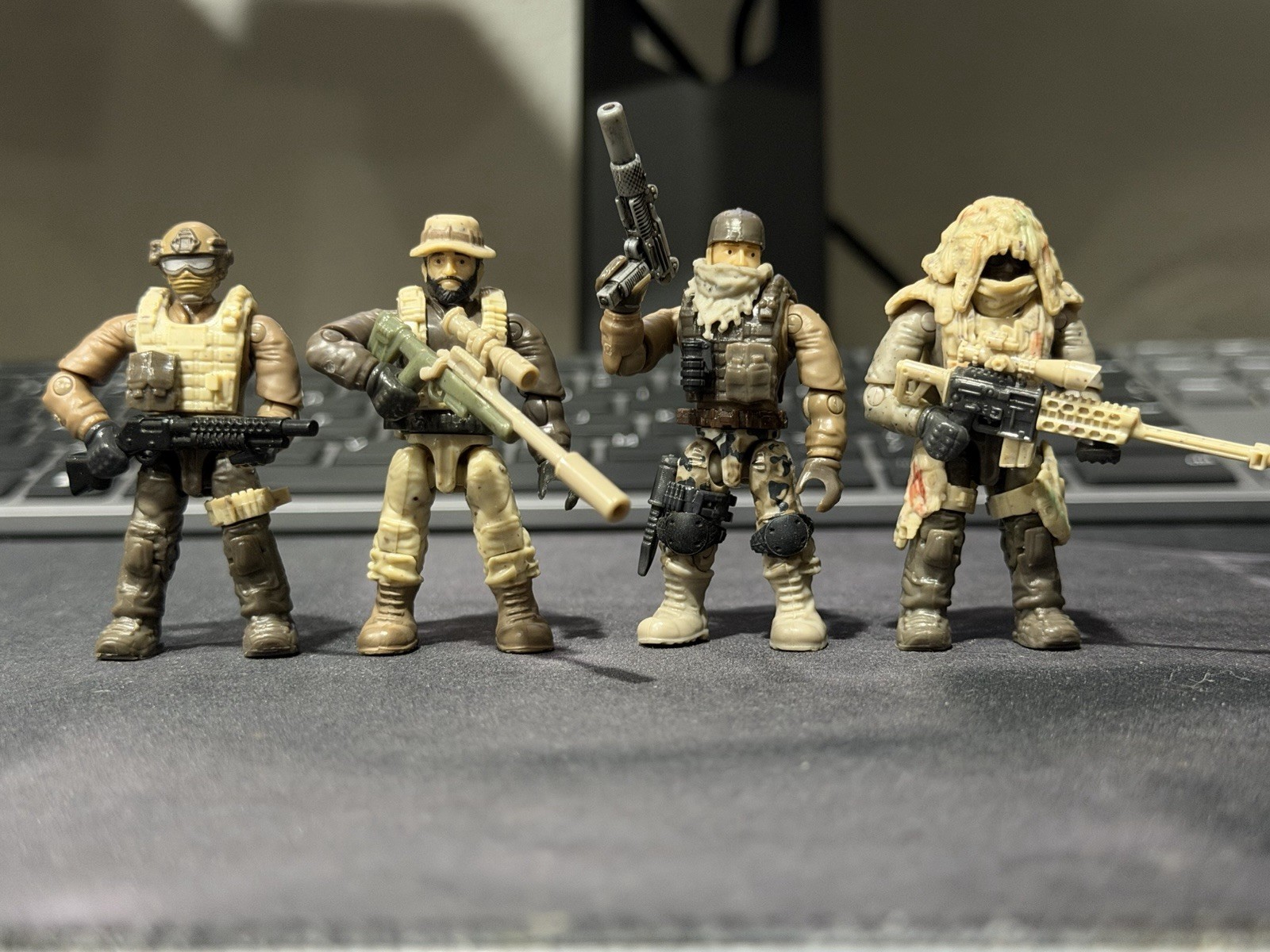 Call Of Duty Lot Mega Construx Bloks Figure Modern Warfare Soldier Mercenary