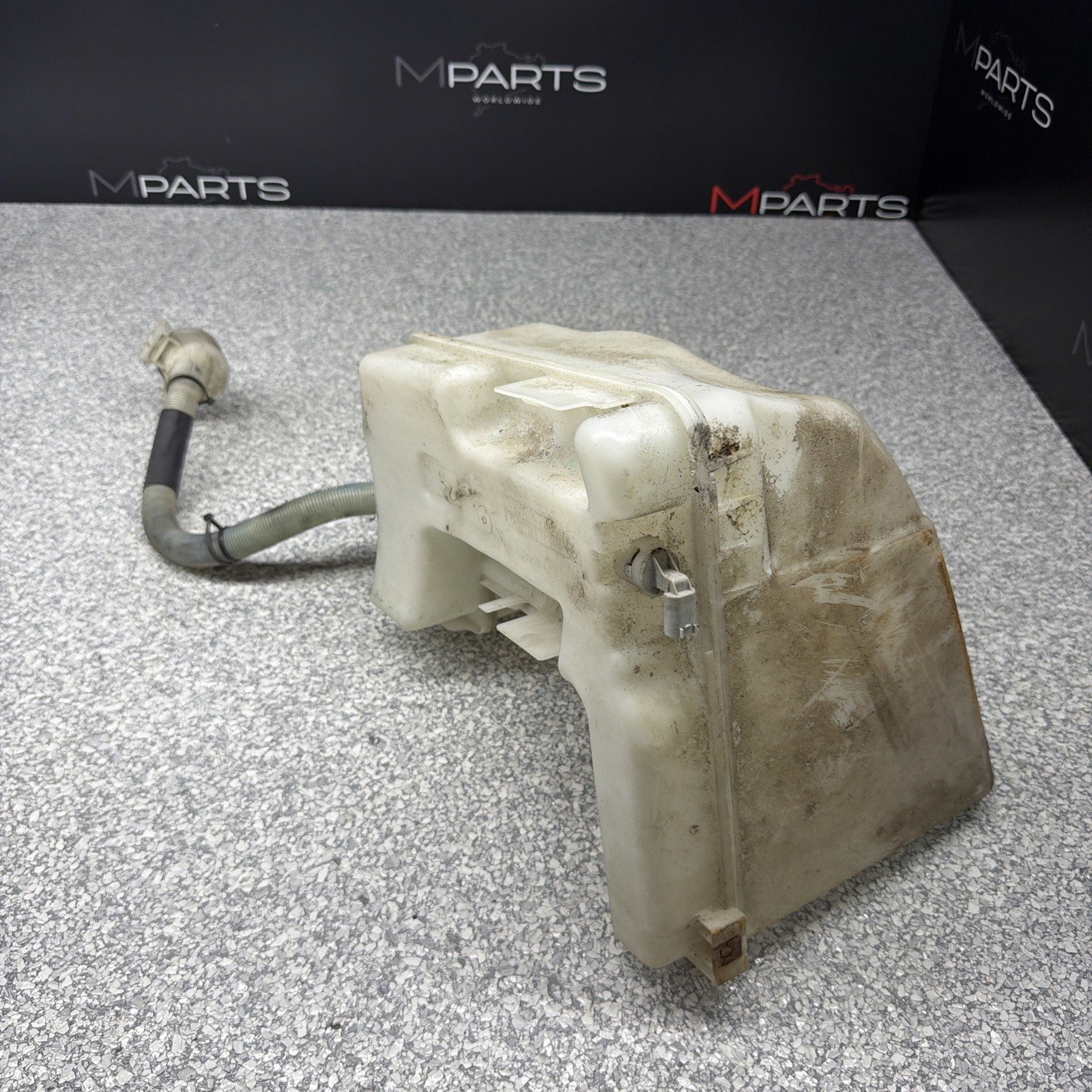 BMW 01-06 E46 330 M3 Washer Fluid Tank Reservoir No Headlight Washer 61677895231 BMW 01-06 E46 330 M3 Washer Fluid Tank Reservoir No Headlight Washer 61677895231