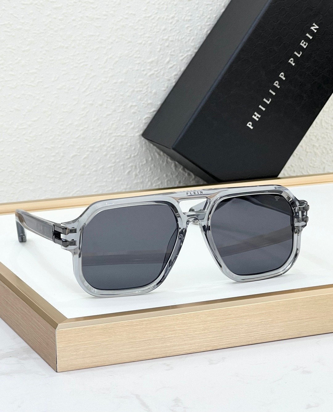 PHILIPP PLEIN Sunglasses PRODUCT CODE: SPP148V SIZE: 57cm (18-145cm) PHILIPP PLEIN Sunglasses PRODUCT CODE: SPP148V SIZE: 57cm (18-145cm)