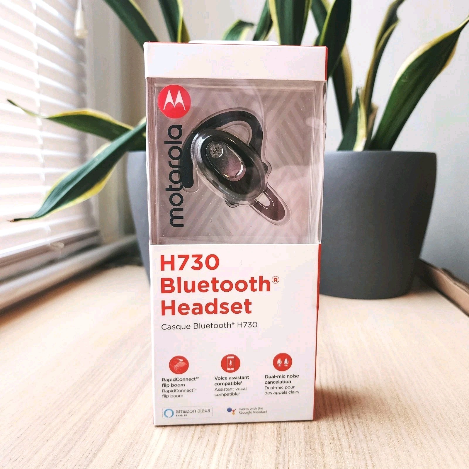 Motorola H730 Over Ear Bluetooth Wireless Headset ****Read Full Description Motorola H730 Over Ear Bluetooth Wireless Headset ****Read Full Description