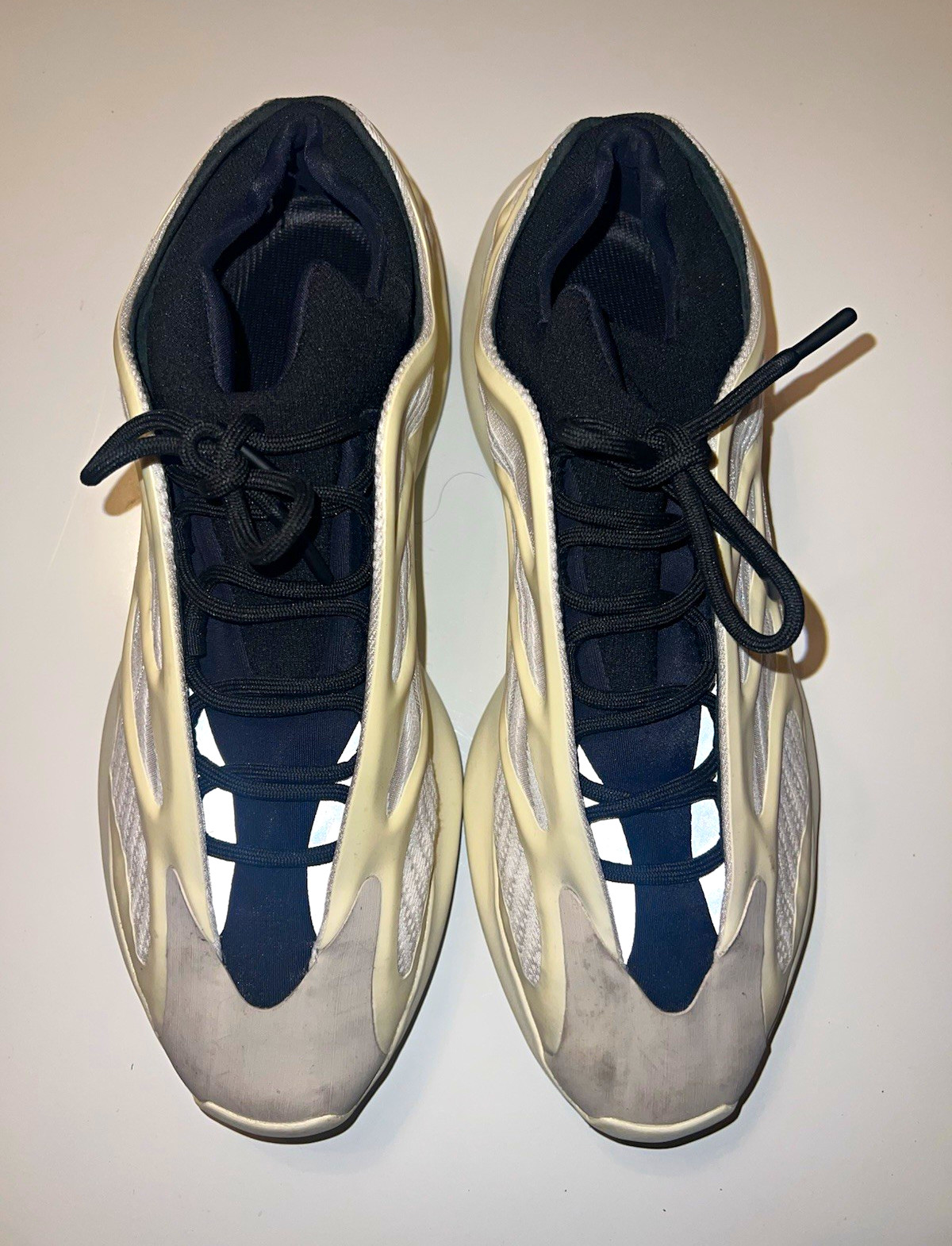 adidas Yeezy 700 V3 Men\'s Low Top Lace-Up Athletic Sneakers Beige/Black/Blue
