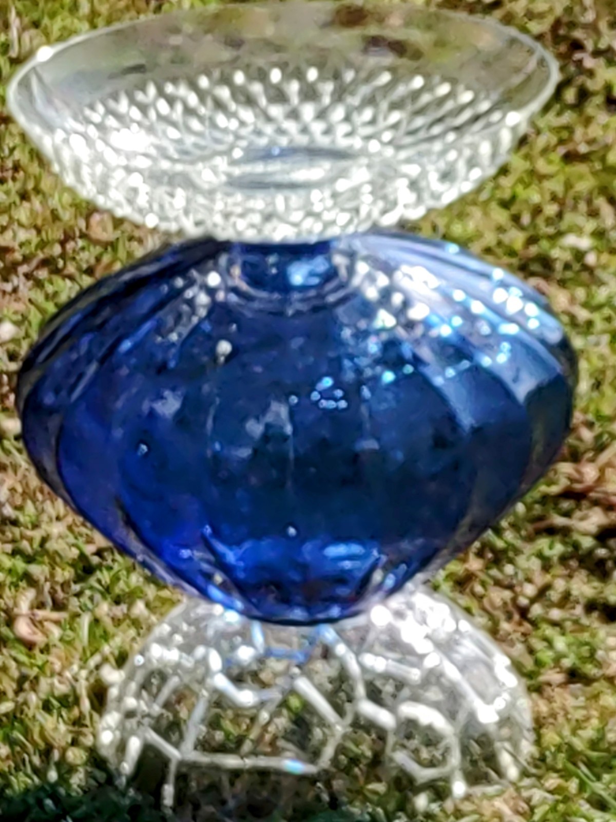 Beautiful Cobalt Blue Crystal Glass Birdbath 