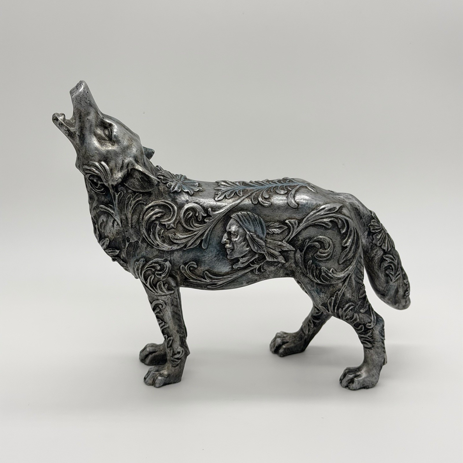 2005 Westland Giftware Call of the Wolf Silver Wolf Howling Figurine 2005 Westland Giftware Call of the Wolf Silver Wolf Howling Figurine