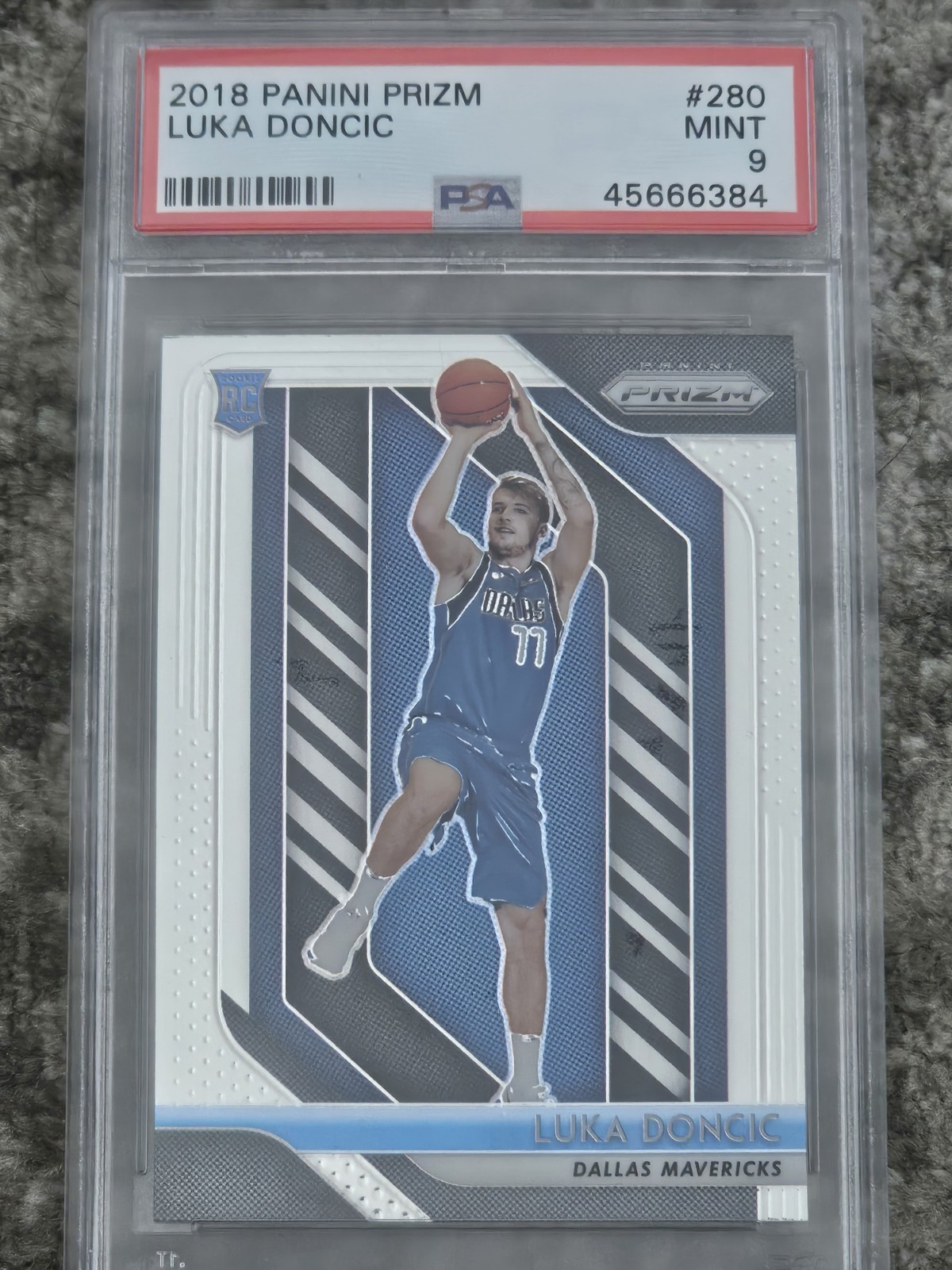 Panini Prizm 2018-19 Luka Dončić Mavericks #280 Rookie Base PSA 9 Panini Prizm 2018-19 Luka Dončić Mavericks #280 Rookie Base PSA 9