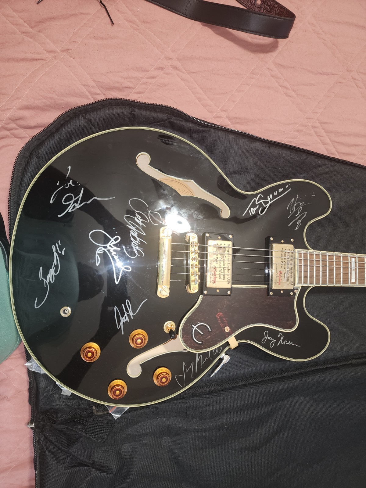 Epiphone (Sheraton)  have only played a few time