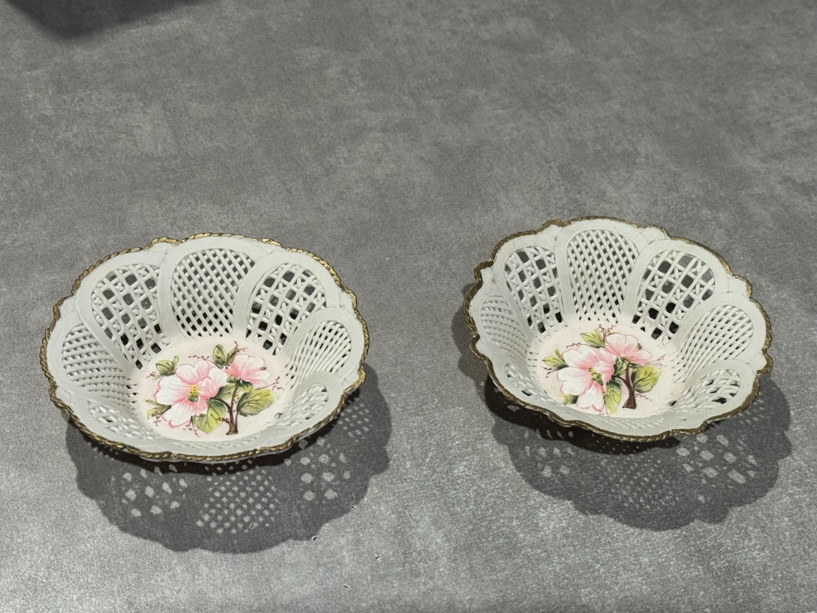 2 ROMANIAN PORCELAIN CLUJ-NAPOCA  RETICULATED FLORAL BOWLS - 4\