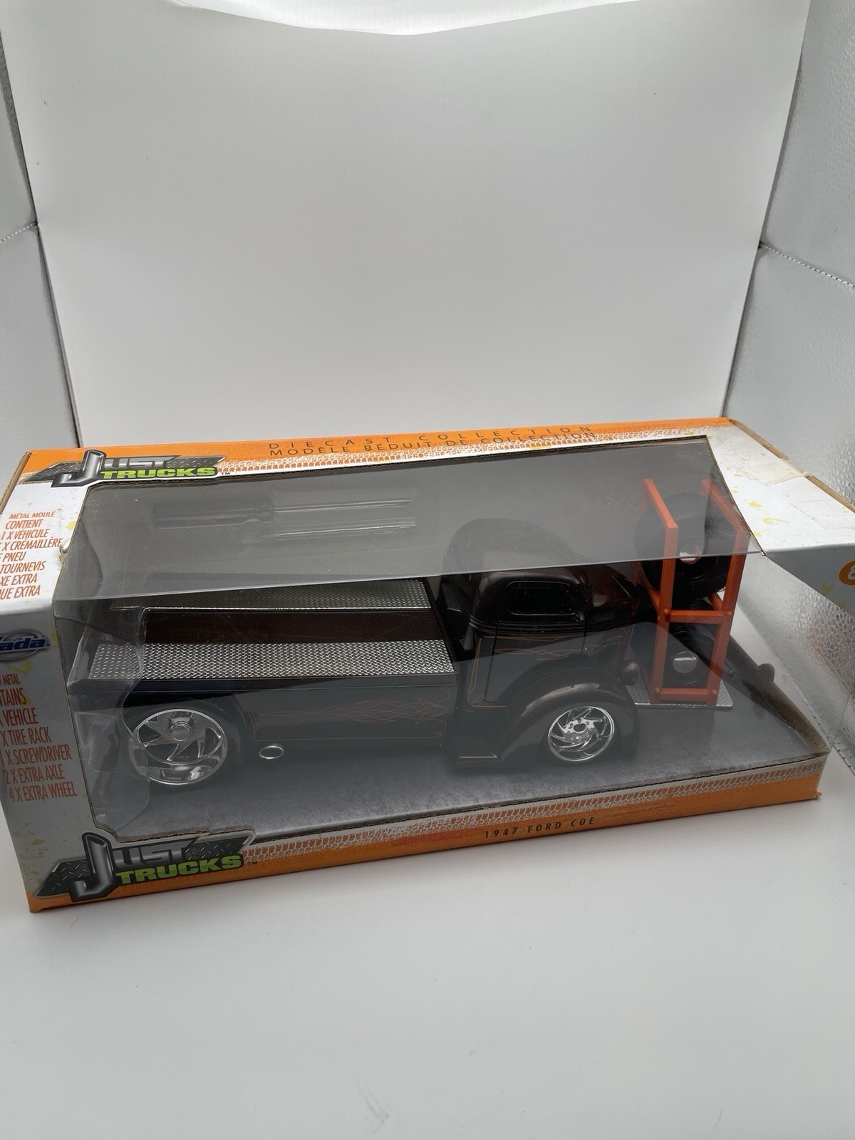 Jada Just Trucks 1947 Ford COE Flatbed 1:24 Black Diecast Tire Rack NIB 