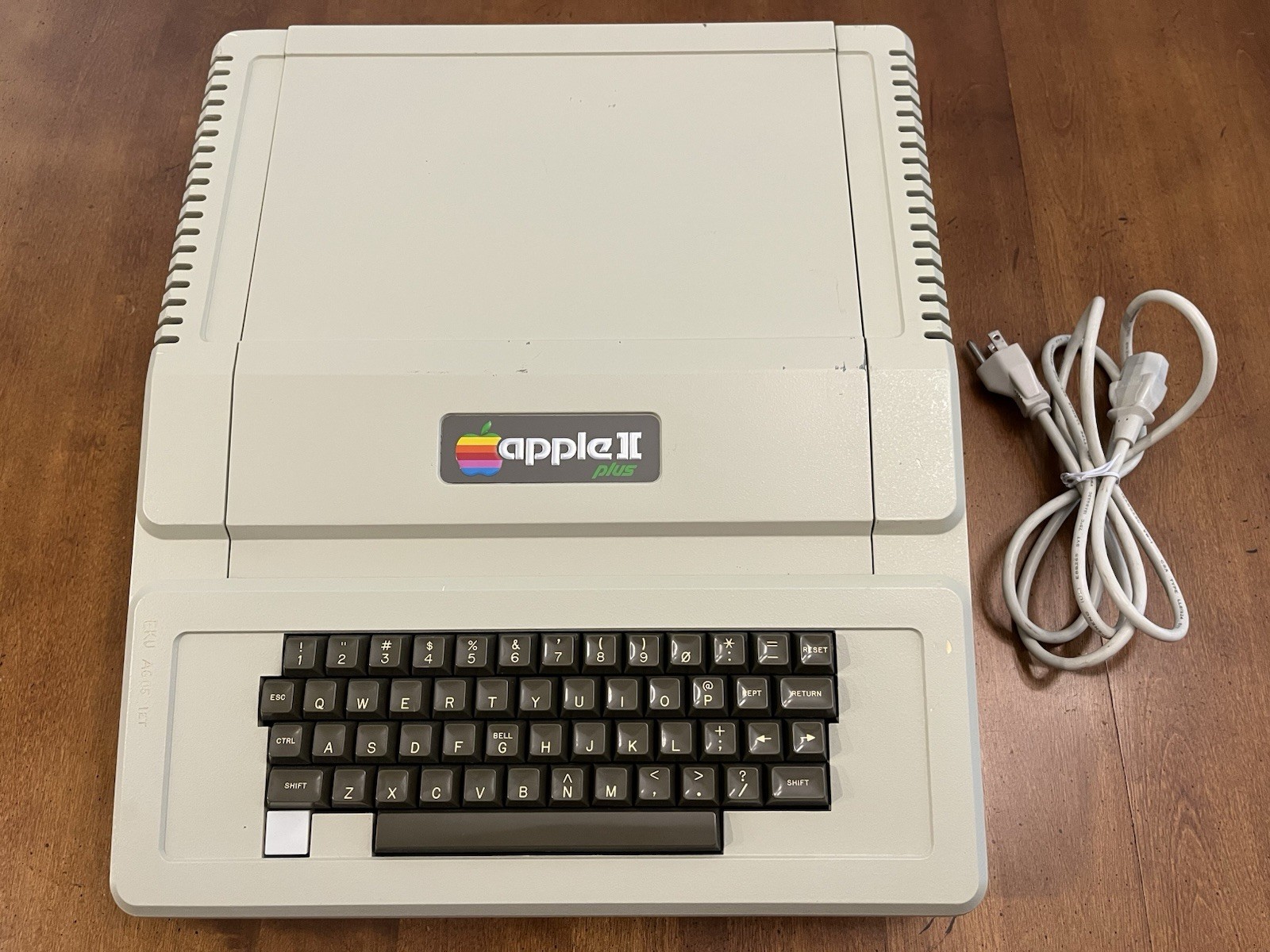 Apple II Plus Computer A2S1048 w/ Power Cord Apple Computer *Tested & Works* 