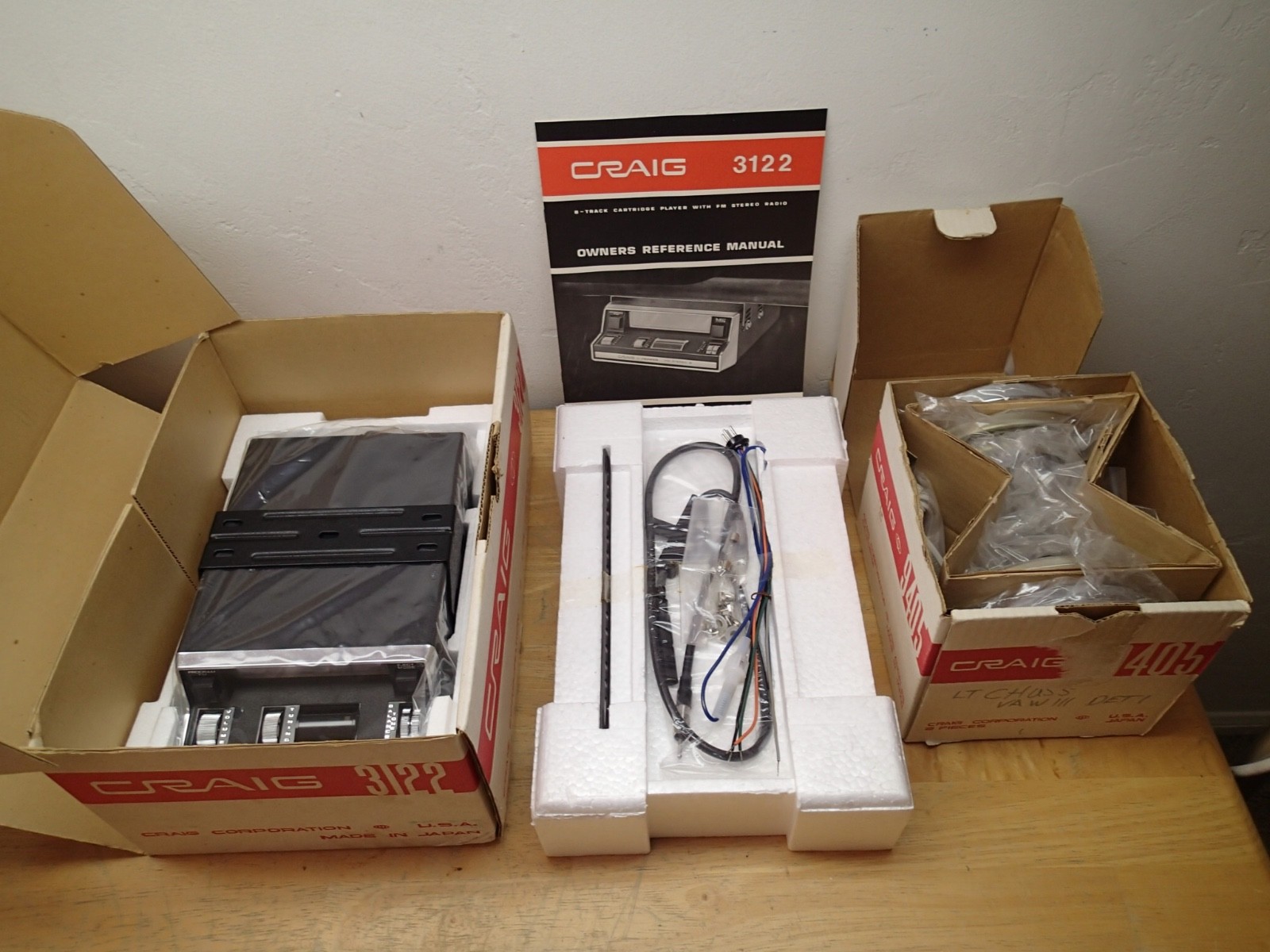 Craig Pioneer 3122 Vintage 8 Track Player with 9405 Speakers Unused Old Stock