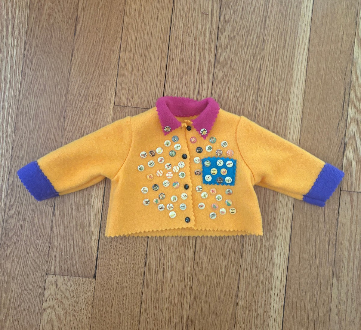 1996 Pleasant Company First Day Meet Jacket w/60+ Grin Pins - American Girl 1996 Pleasant Company First Day Meet Jacket w/60+ Grin Pins - American Girl