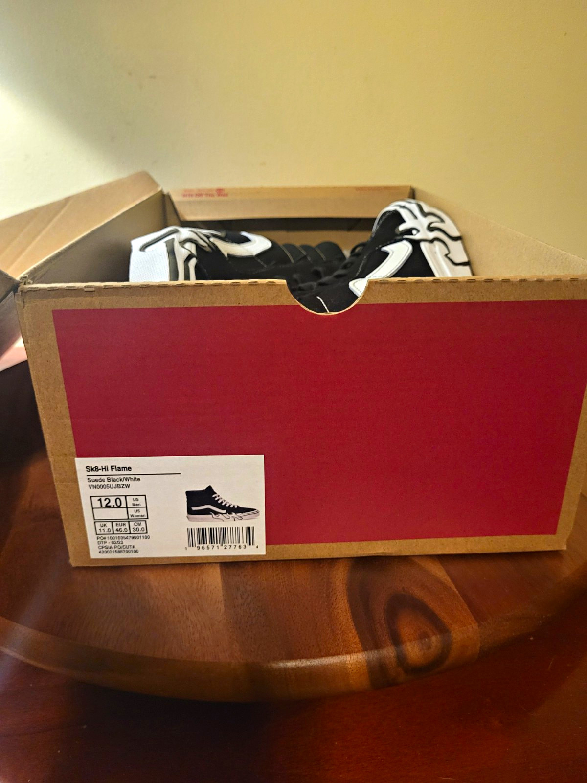 VANS Sk8-Hi Flame Suede High Top Lace-Up Sneakers Black/White New w/Box