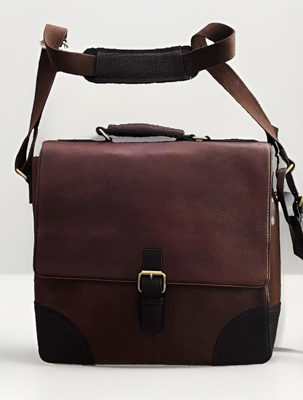 Wine Enthusiast RARE Leather 8 Bottle Executive Messenger Bag NEW DISCONTINUED Wine Enthusiast RARE Leather 8 Bottle Executive Messenger Bag NEW DISCONTINUED