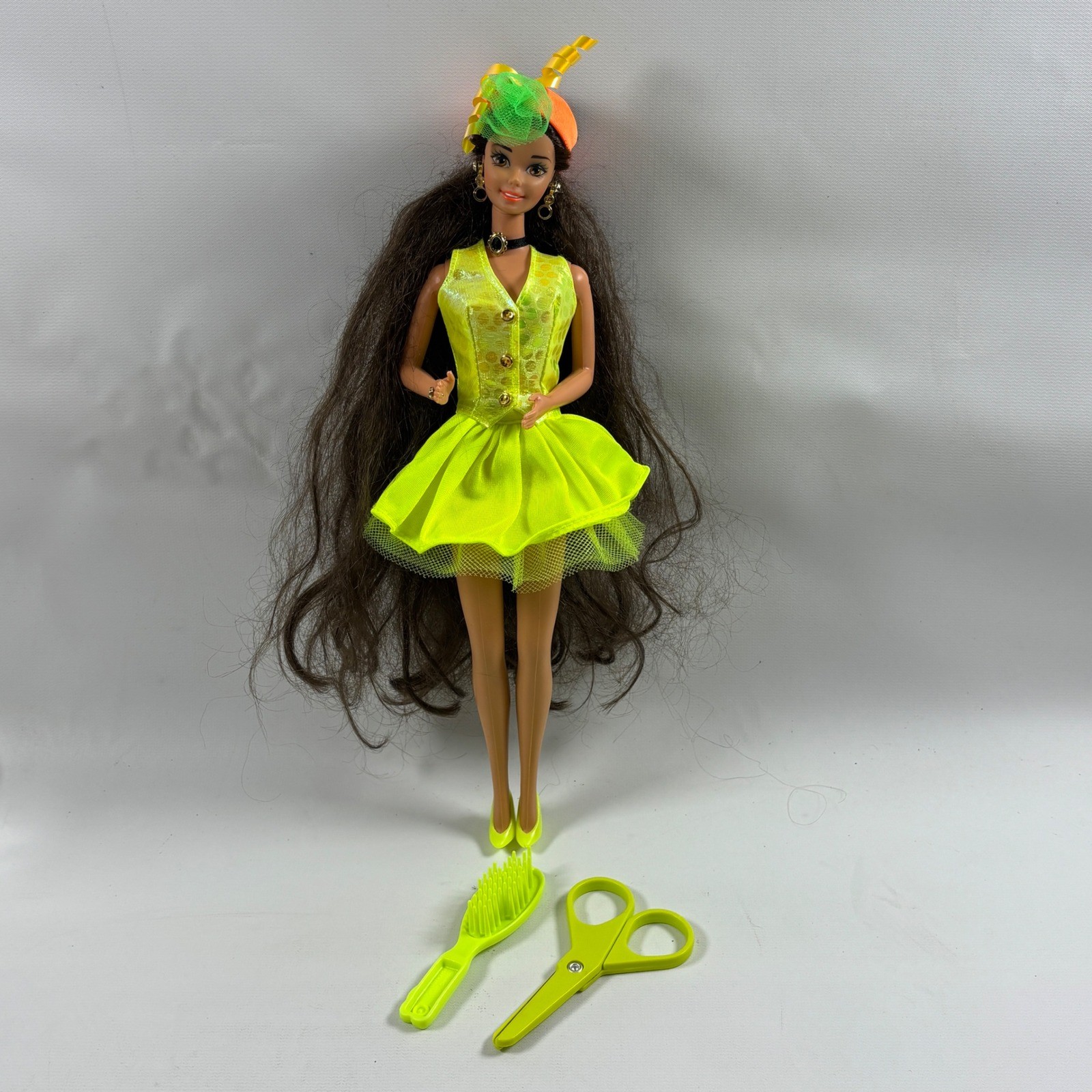 Cut and Style Barbie Doll Brunette Neon Yellow Dress Vintage 1994 Mattel Haircut